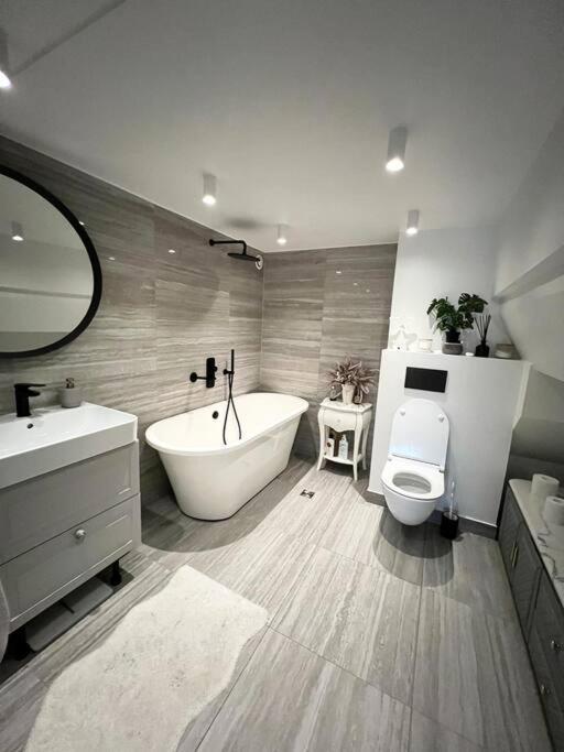 102sqm Exclusive Loft In Trendy Noblessner Apartment *